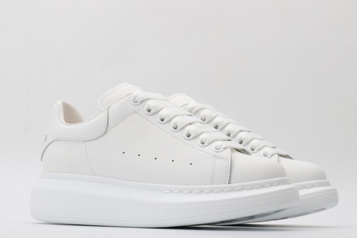 alex mcqu sneakers