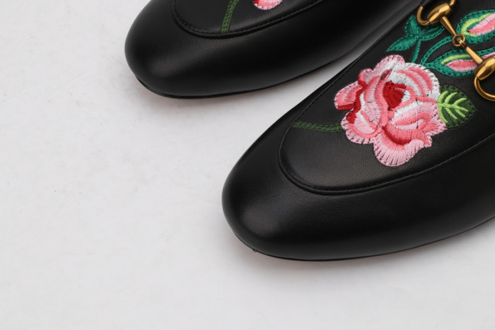 guc loafer