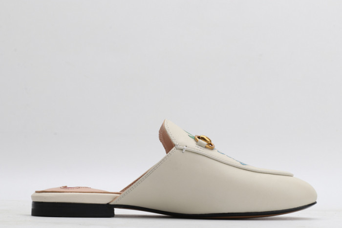 guc loafer