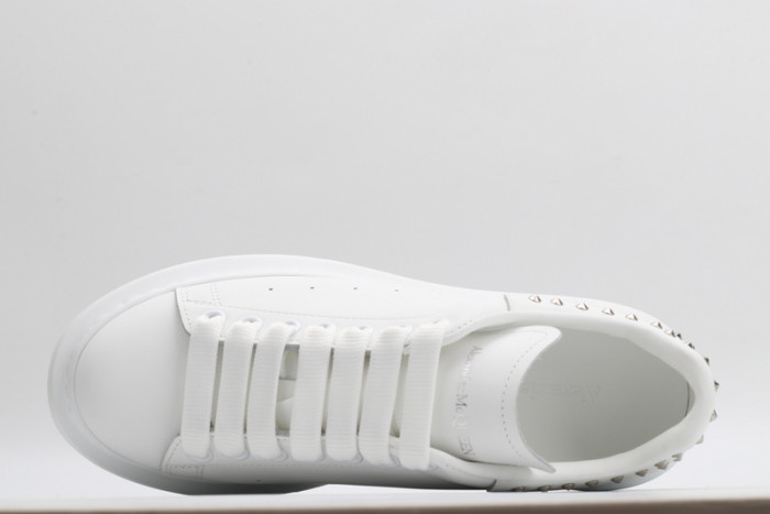 alex mcqu sneakers