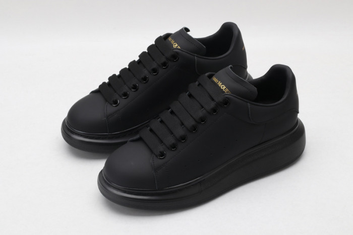 alex mcqu sneakers