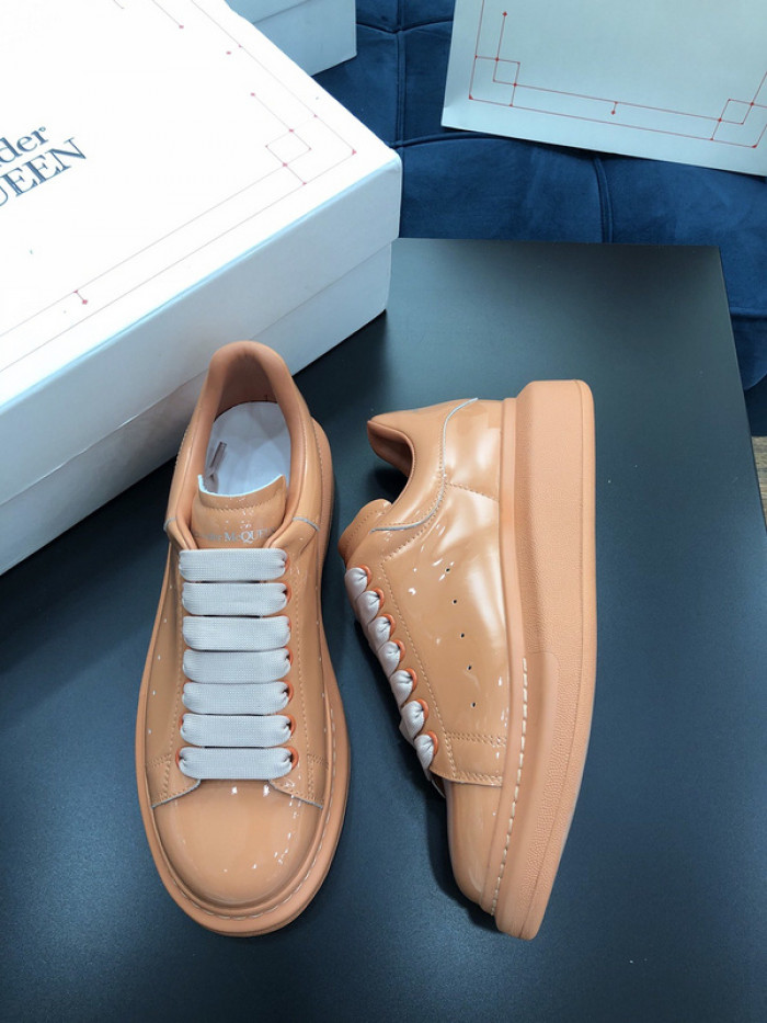 alex mcqu sneakers