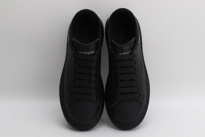 alex mcqu sneakers