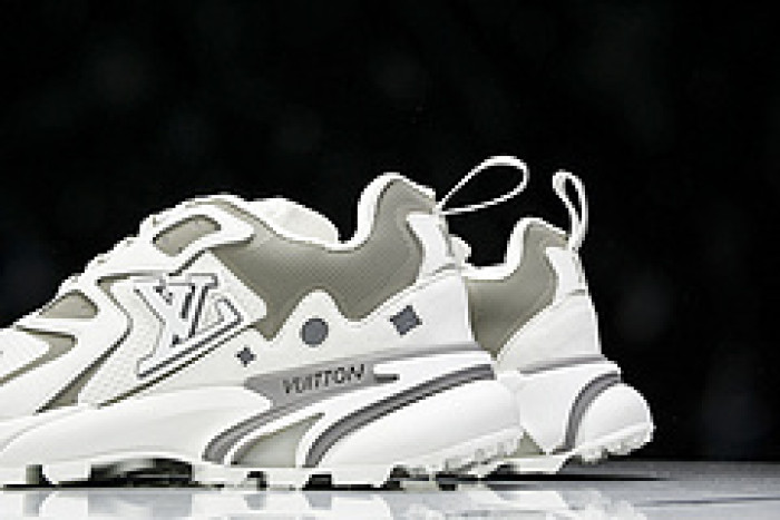 LOVT SNEAKER LV-317