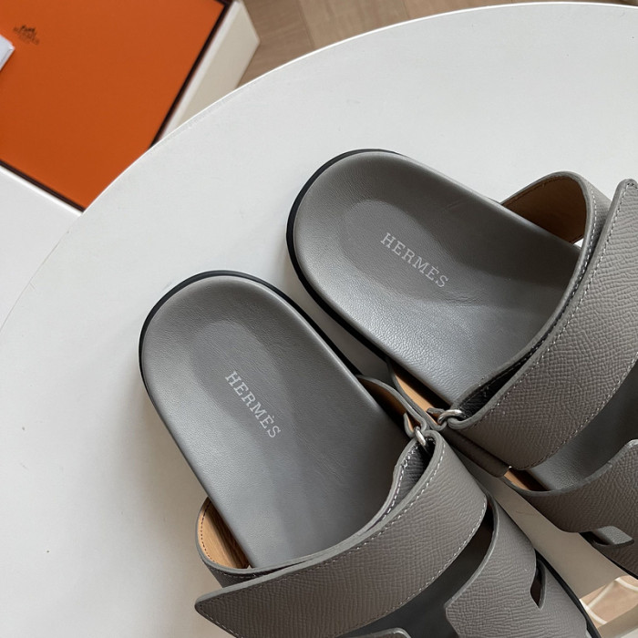 her slides 2405223