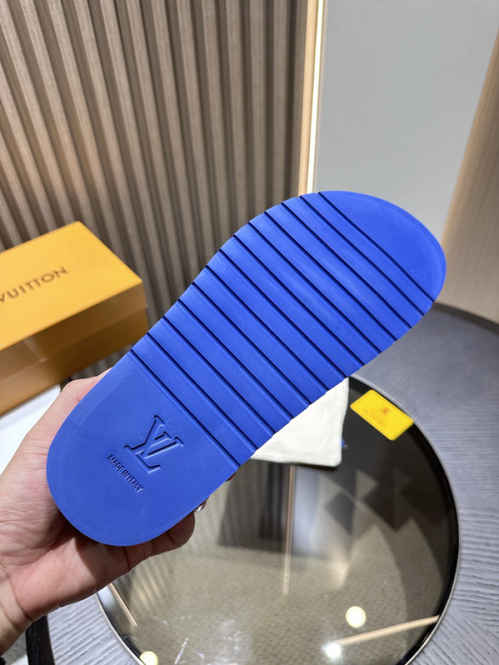 lovt sandal