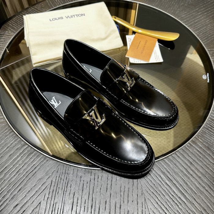 LOVT SNEAKER lv-357