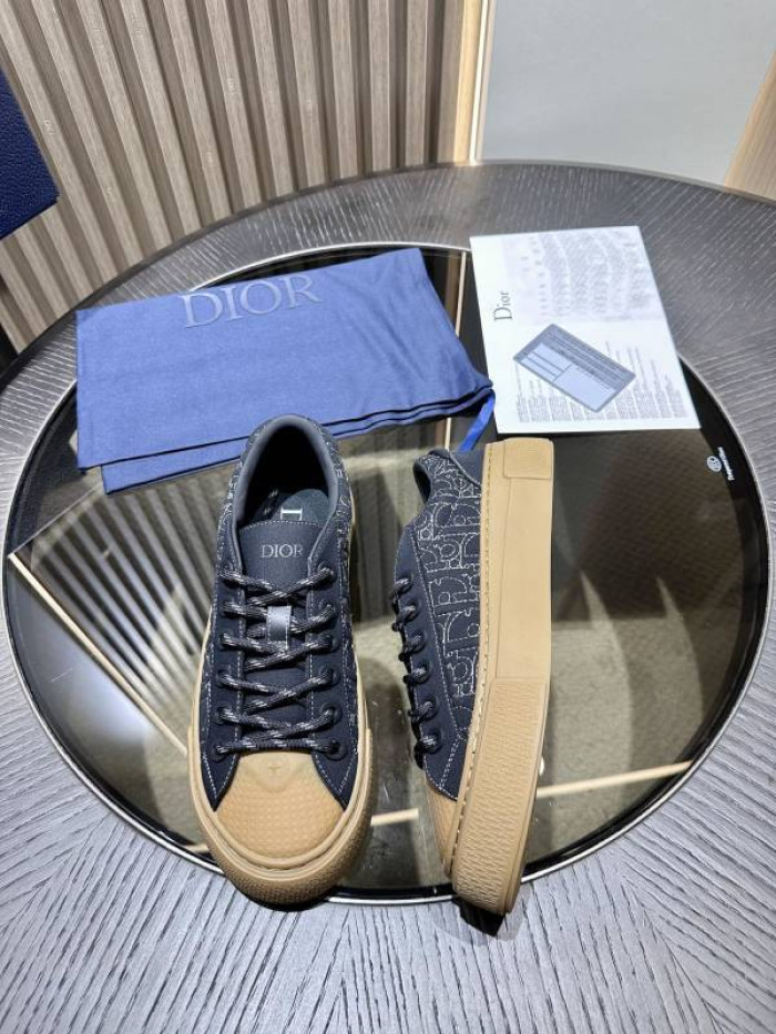 DR B33 LOW-TOP SNEAKERS DR-114
