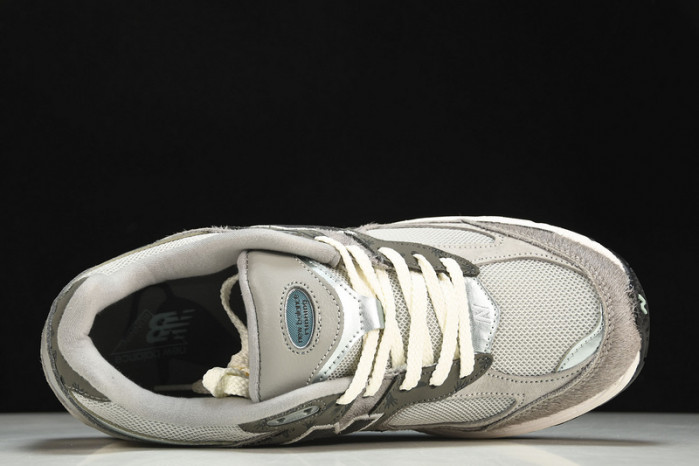new Ba1an*e 2002r atmos grey rat m2002rat