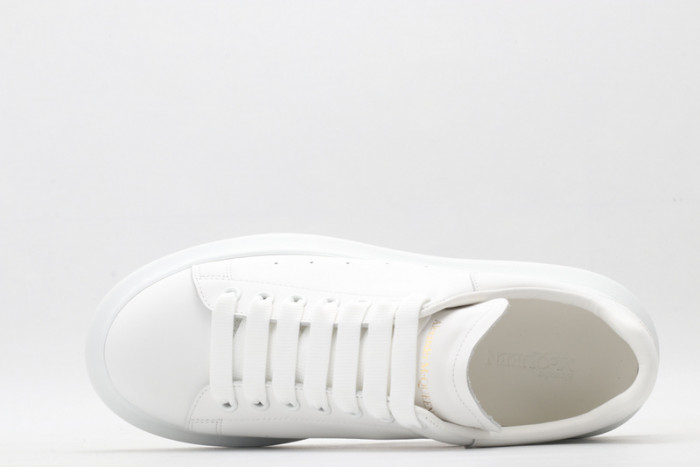 alex mcqu sneakers